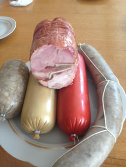 Колбасы и деликатесы, копчености из мяса птицы оптом Россия и Беларуссия